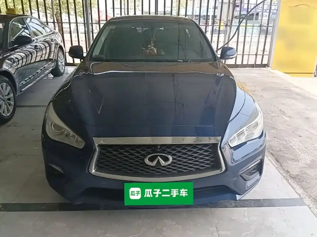 Фото 3 - Infiniti Q50L