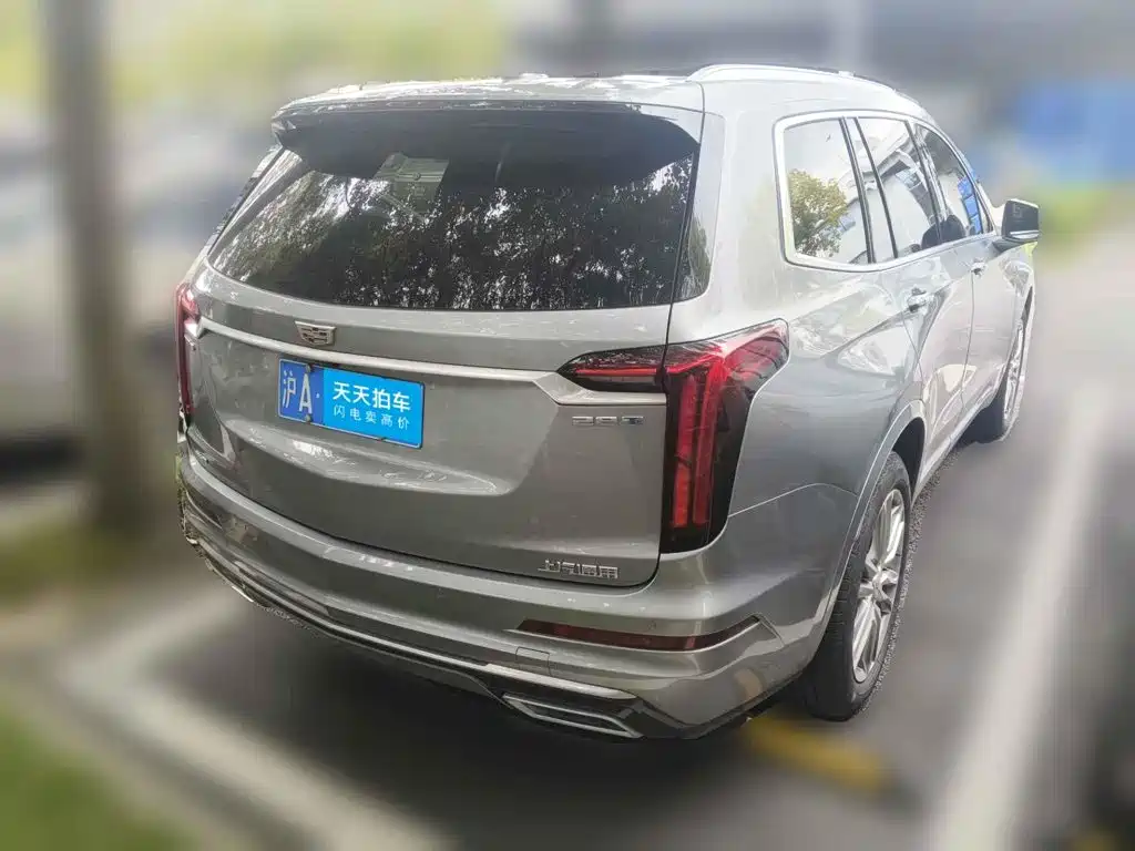 Фото 2 - Cadillac XT6