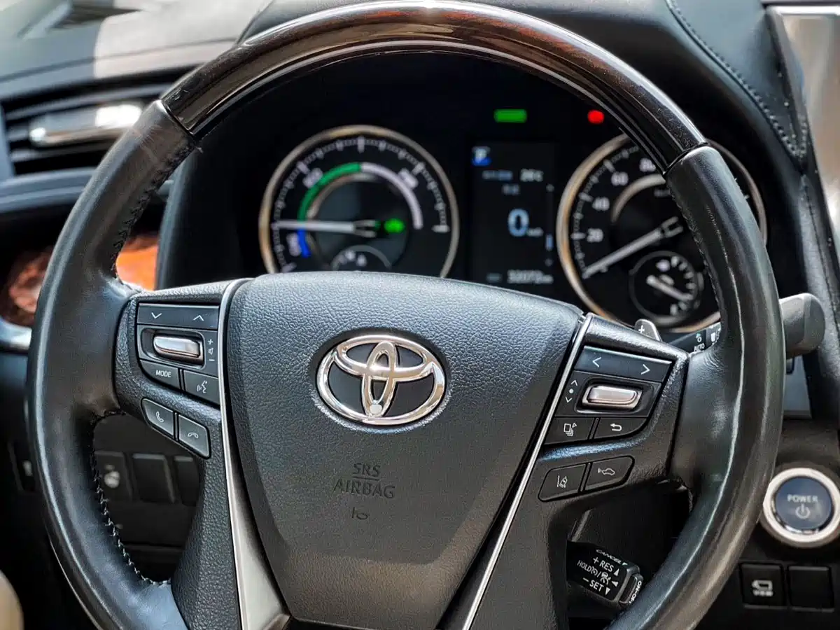 Toyota Alphard 2021 Hybrid 2.5L Luxury фото 6