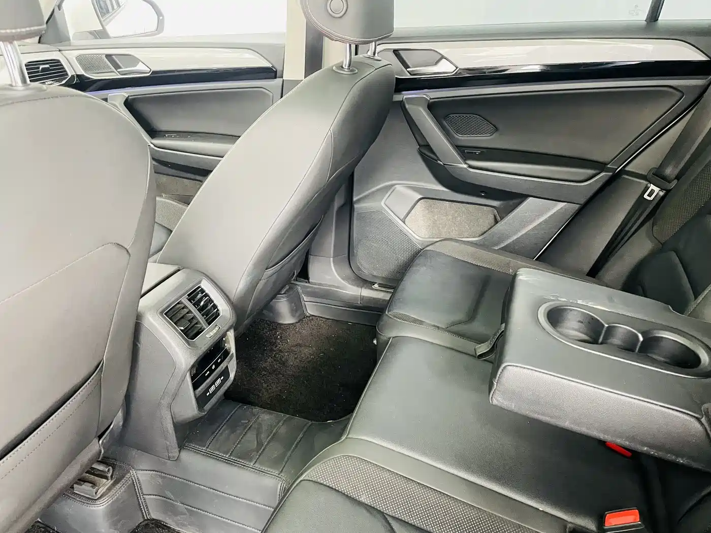 Volkswagen Tayron 2020 280TSI 2WD Luxury Smart Edition фото 11