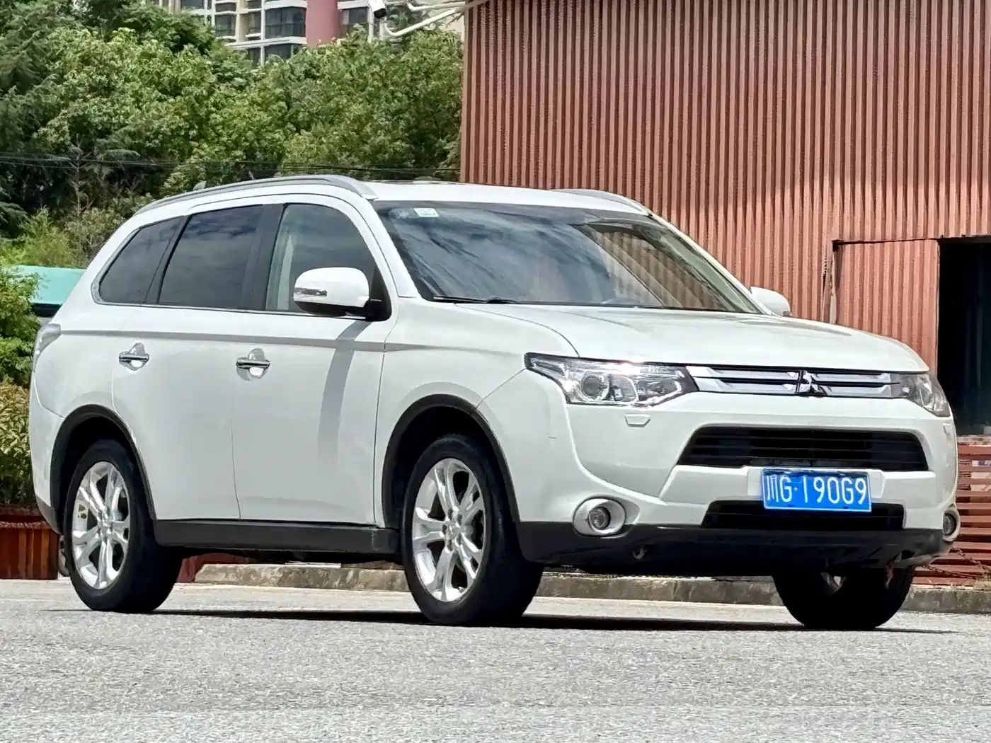 Mitsubishi Outlander (Import) 2015 2014 2.4L 4WD Luxury Value Edition 7-seater