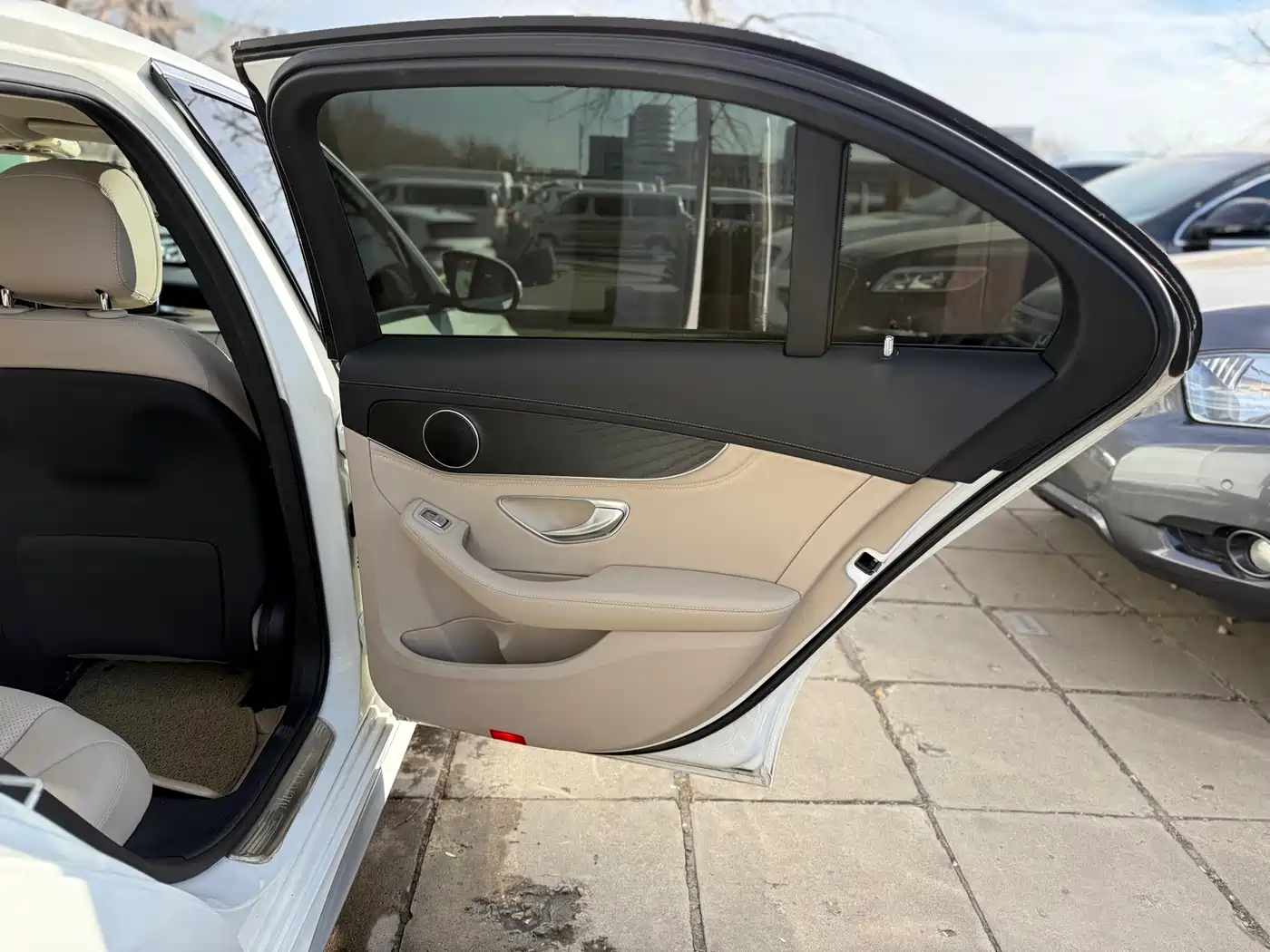 Mercedes-Benz C-Class 2015 Facelift C 200 L Sport фото 16