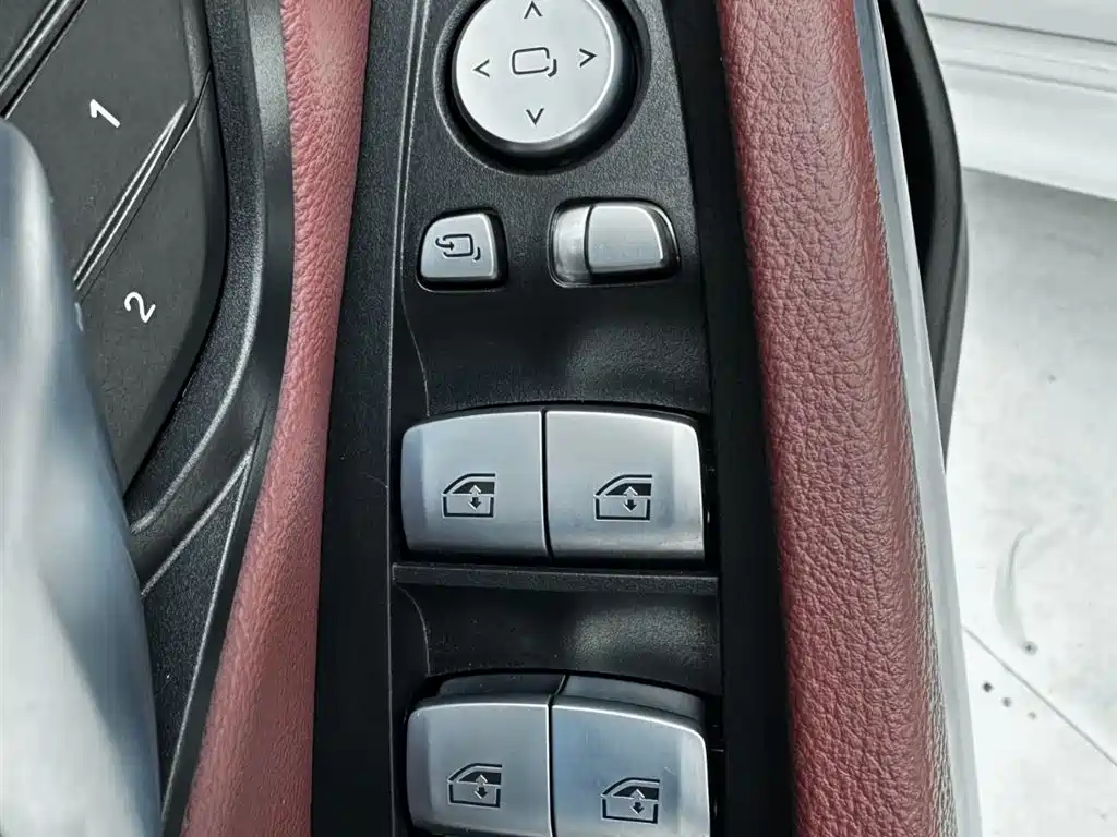 BMW 3 Series 2023 320Li M Sport Package фото 12