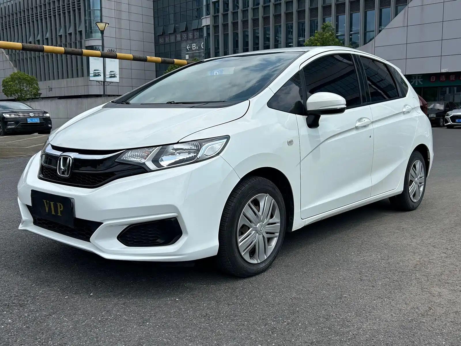 Фото 1 - Honda Fit