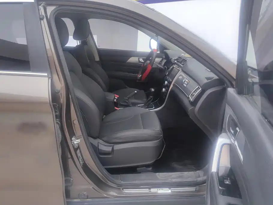 Photo 8 - Haval H2