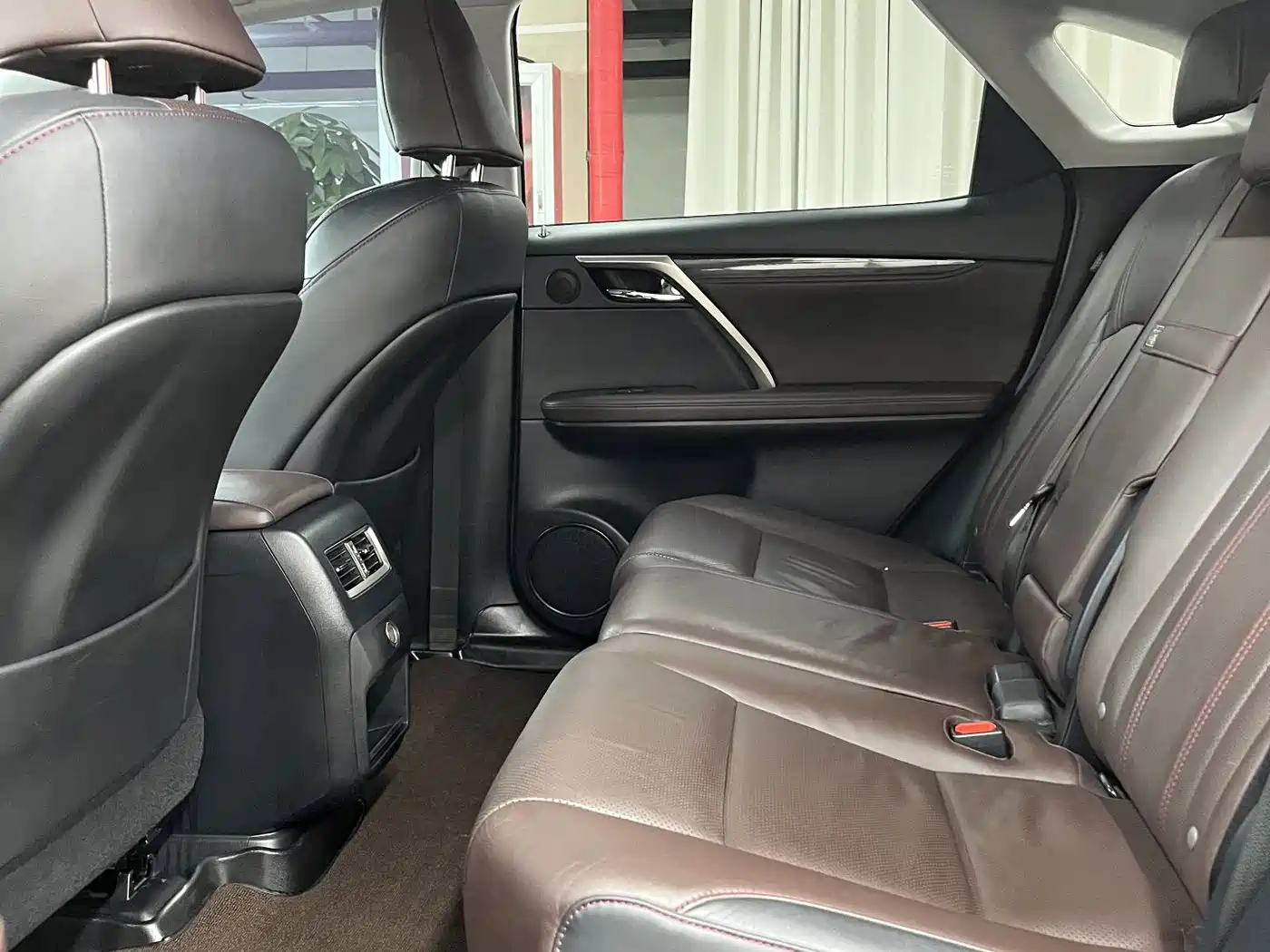 Фото 9 - Lexus RX