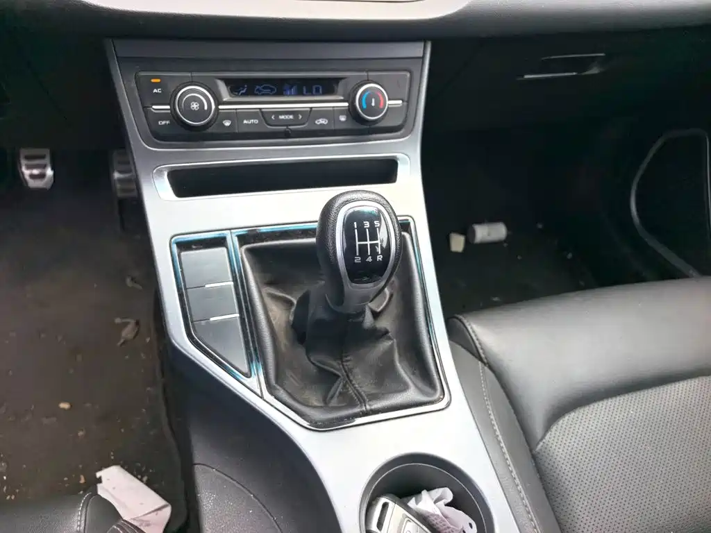 Photo 15 - Geely Vision S1
