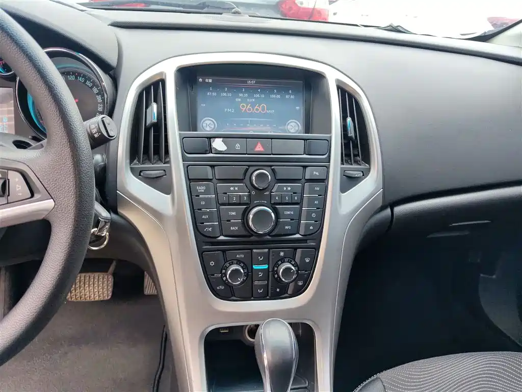 Buick Excelle 2014 XT 1.6L Automatic Fashion фото 9