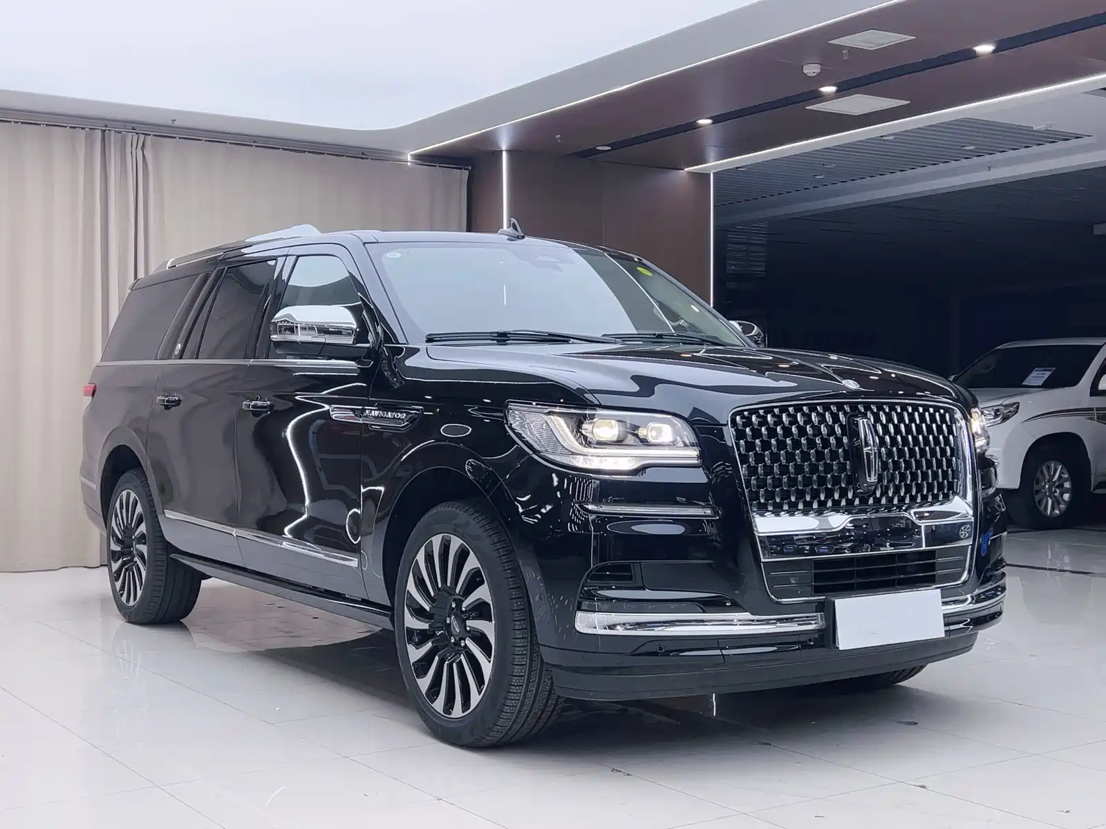 Фото 3 - Lincoln Navigator