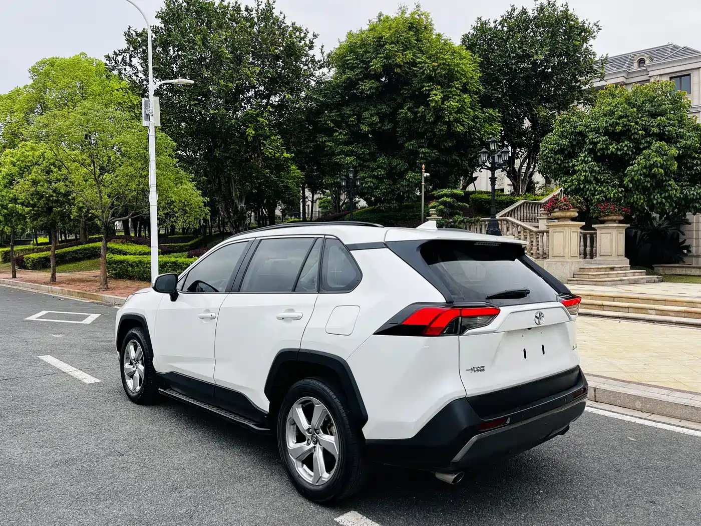 Toyota RAV4 Rongfang 2020 2.0L CVT 2WD Trend Edition фото 20