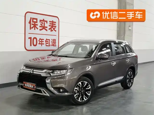 MITSUBISHI OUTLANDER