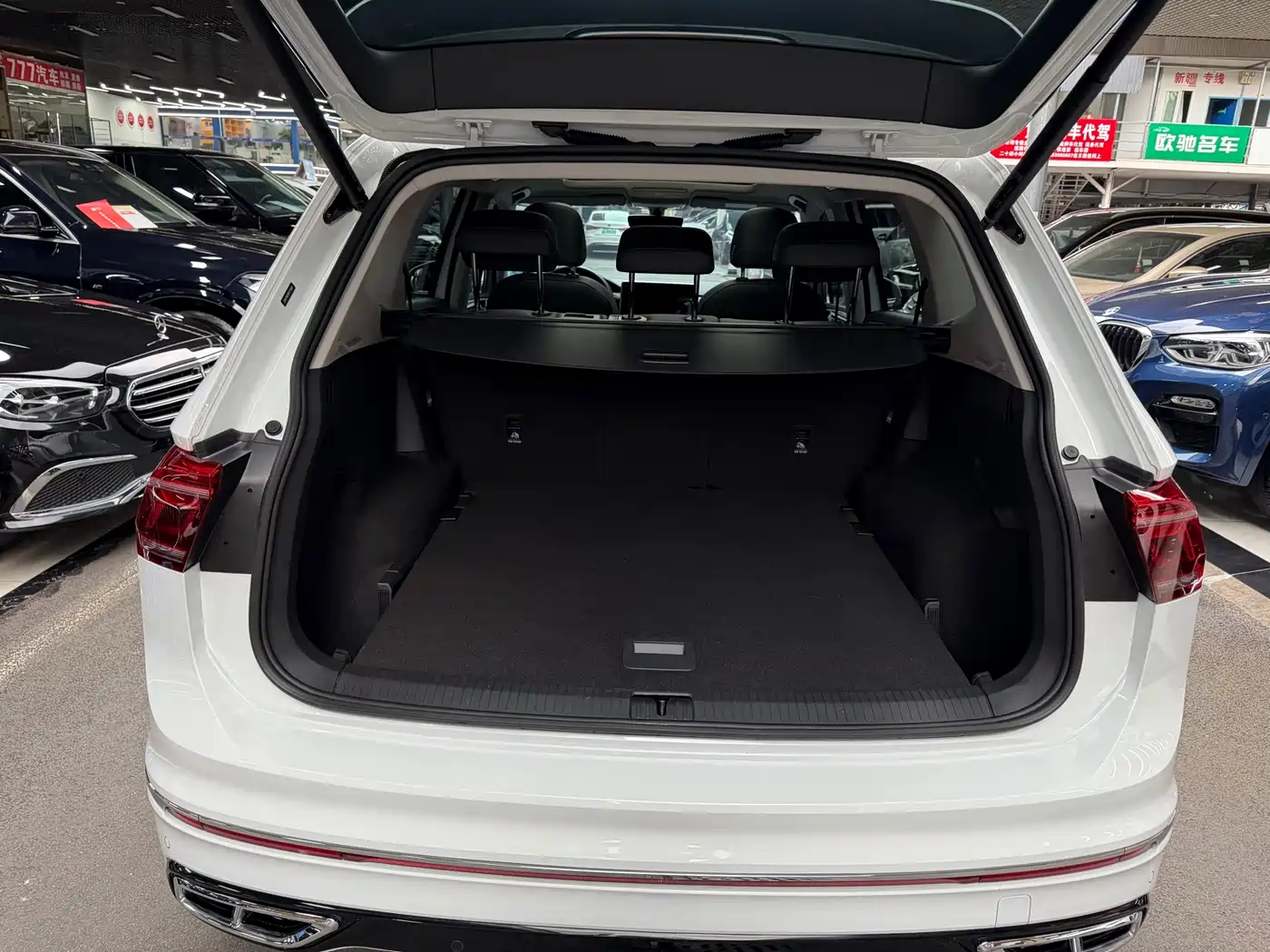 Volkswagen Tiguan L 2024 330TSI Automatic 2WD R-Line Premium Enjoyment Edition фото 31