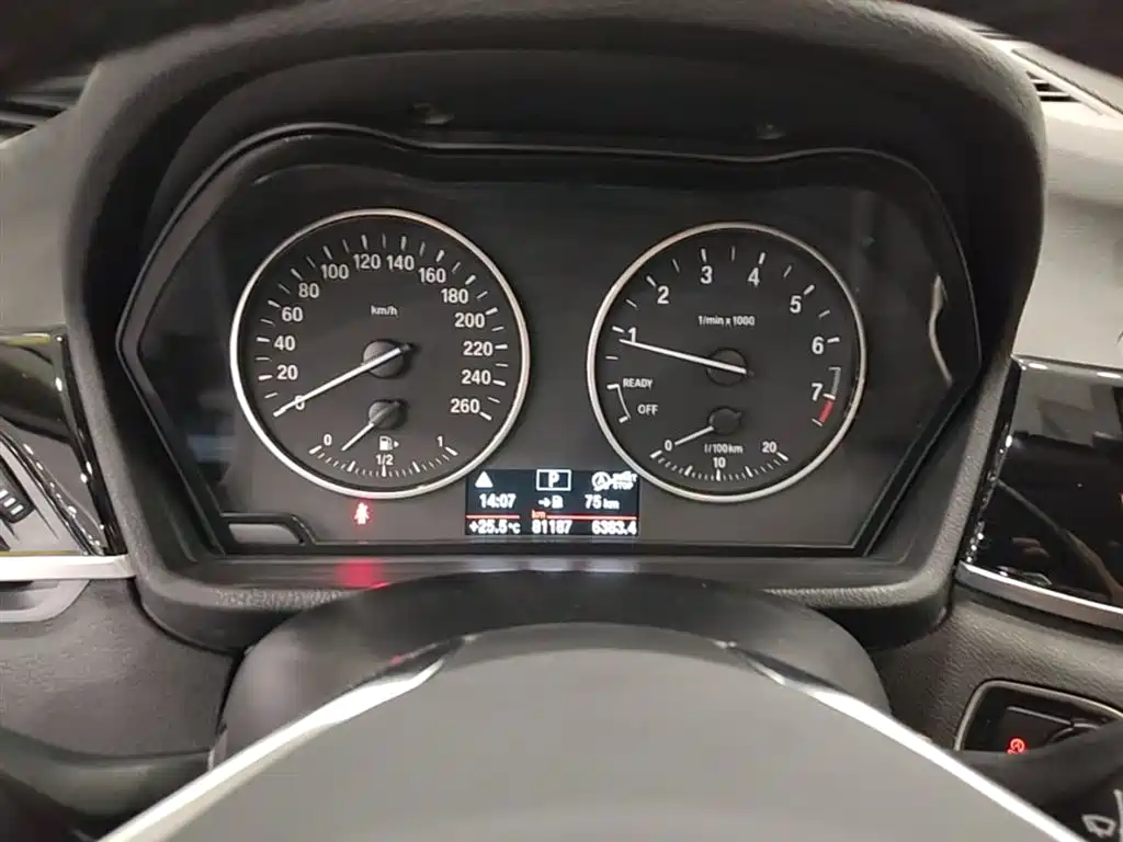 BMW X1 2016 sDrive20Li Luxury Model фото 12