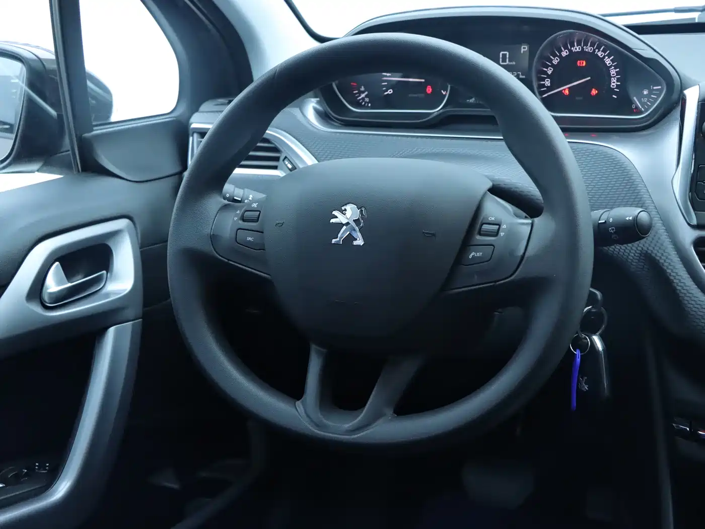 Peugeot 2008 2014 1.6L Automatic Fashion Edition фото 16