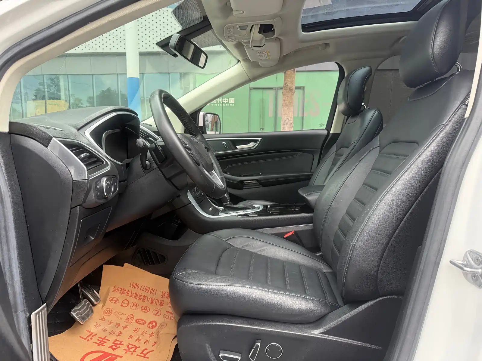 Фото 17 - Ford Edge
