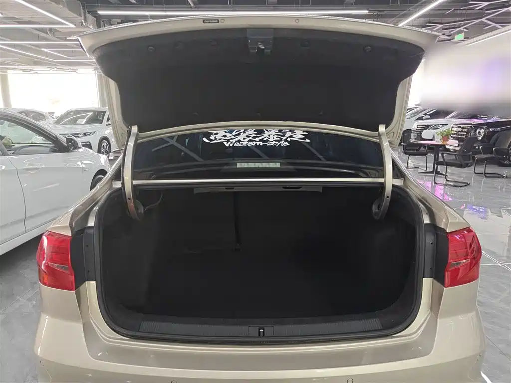 Volkswagen Bora 2018 1.5L Manual Comfort фото 19