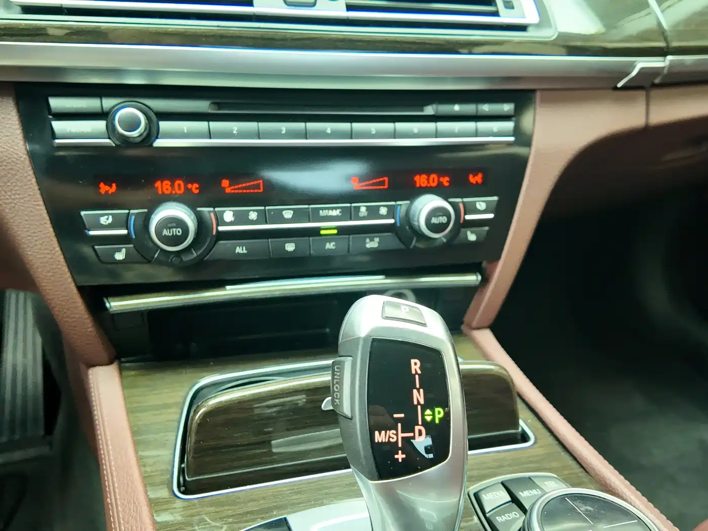 BMW 7 Series 2013 Model 730Li Leading фото 8