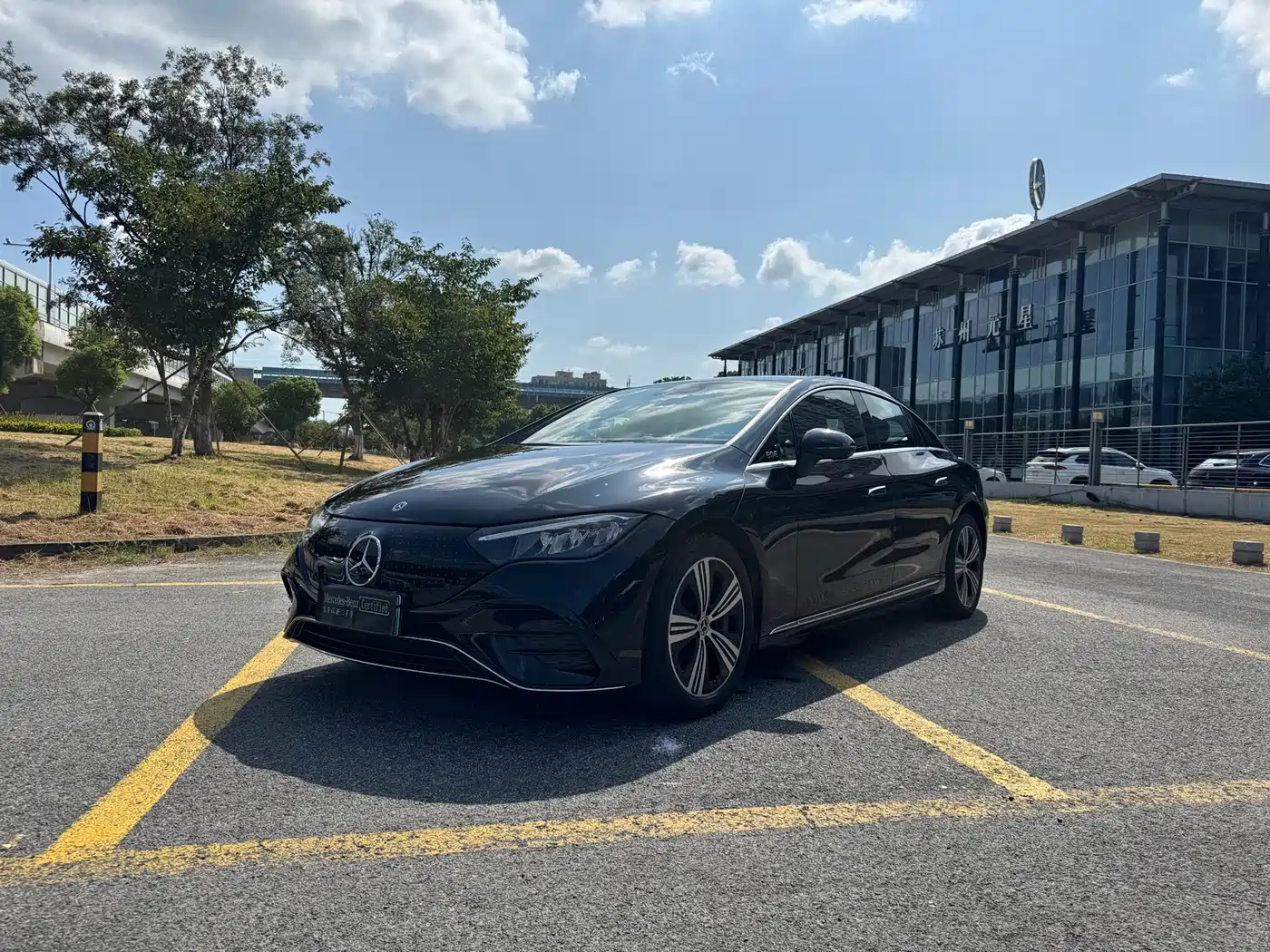 Mercedes-Benz EQE 2025 2025 Model 500 4MATIC Luxury Edition