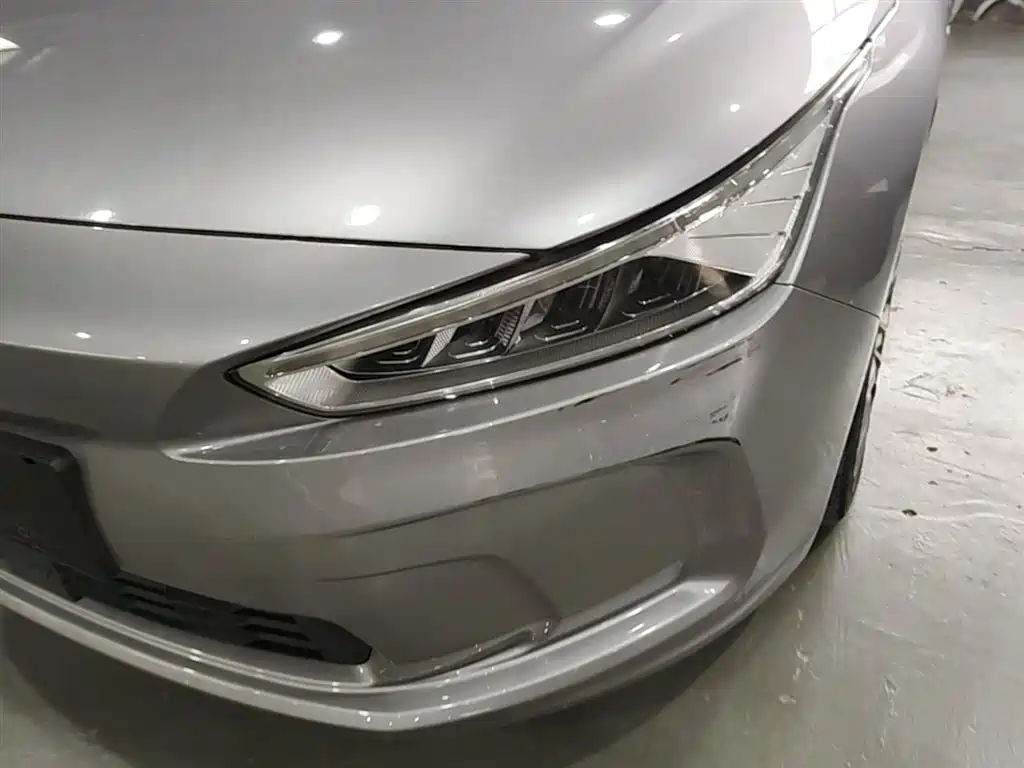 Фото 24 - Geely Geometry A