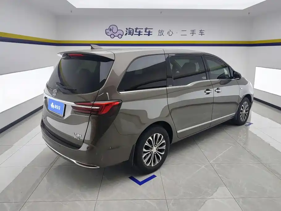 Фото 3 - Buick GL8