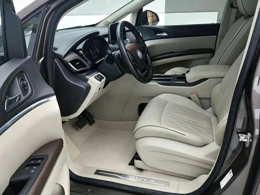 Фото 9 - Buick GL8