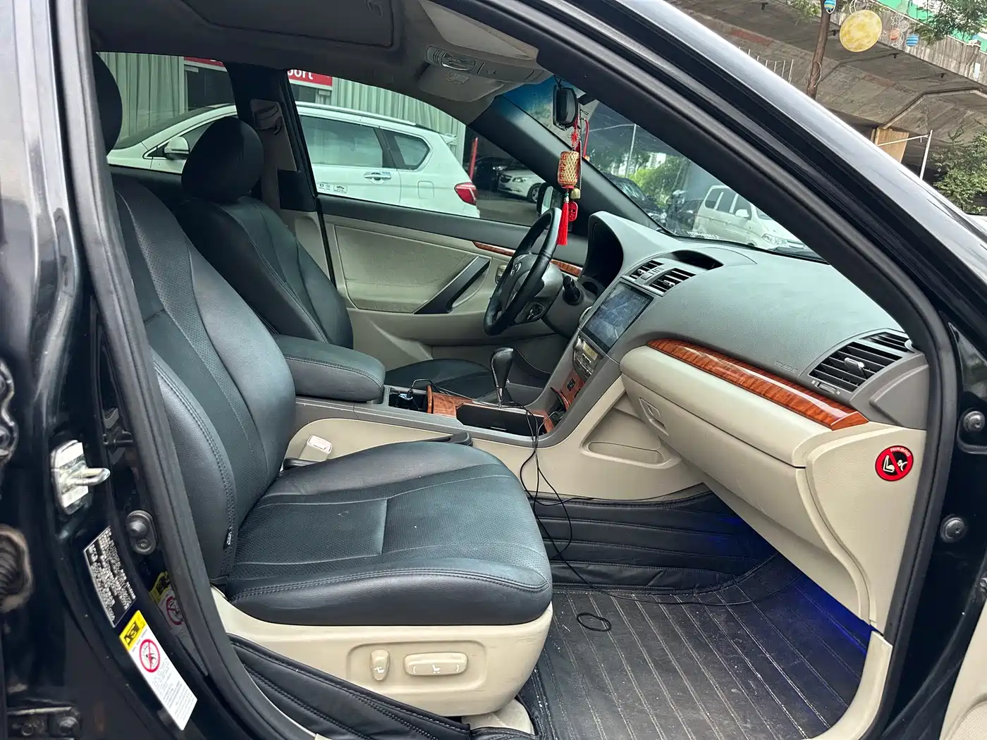 Фото 15 - Toyota Camry
