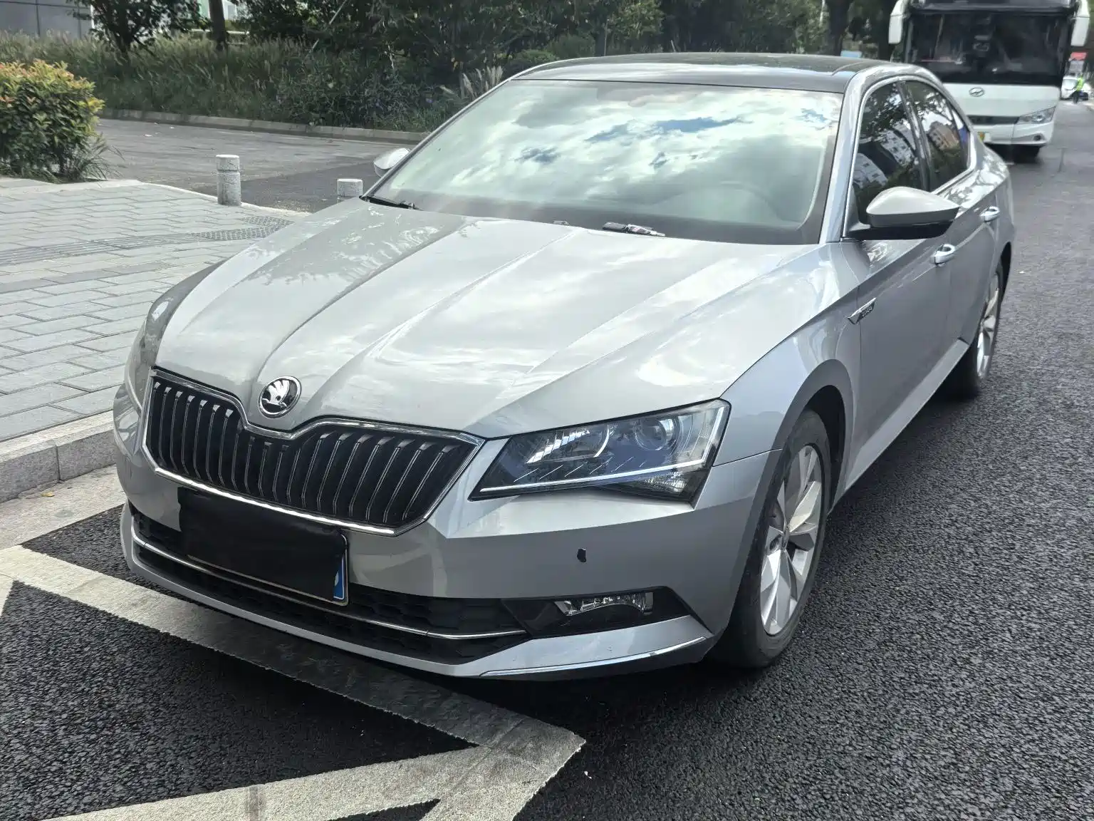 Фото 1 - Škoda Superb