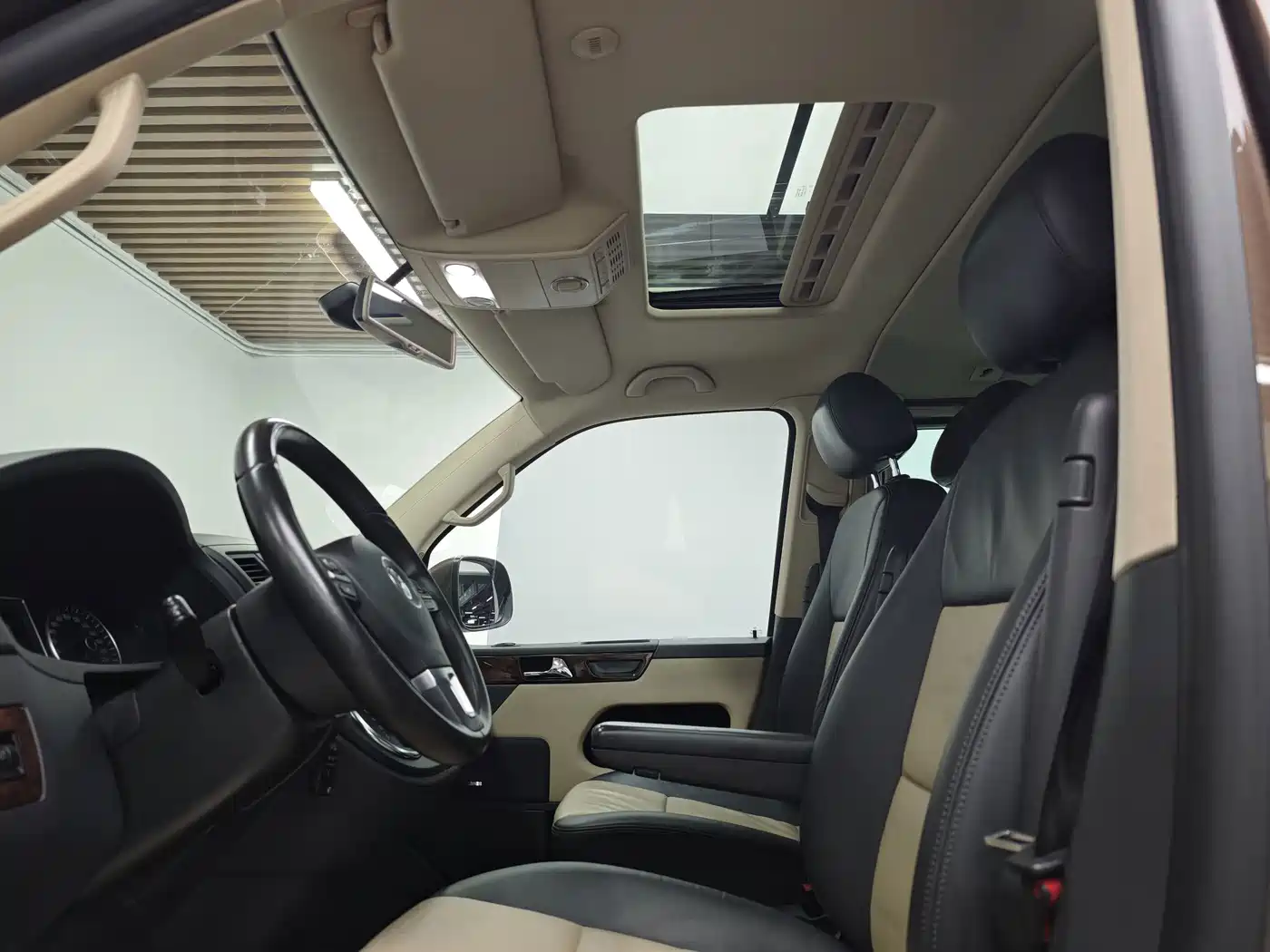 Volkswagen Multivan 2015 2012 2.0TSI 4WD Premium