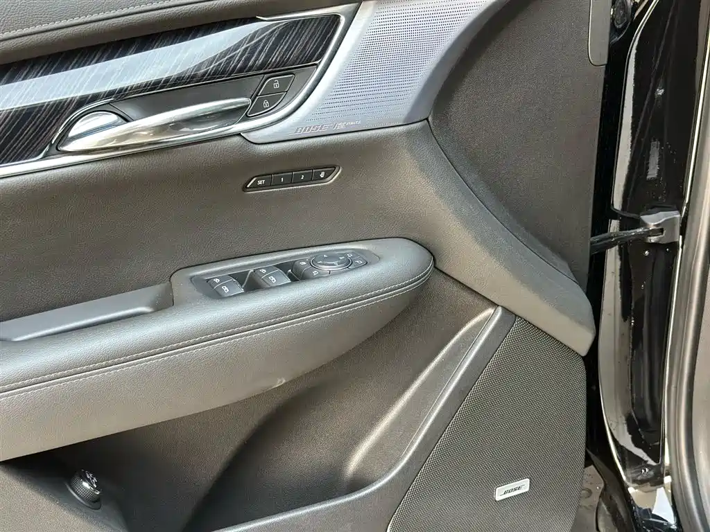 Cadillac XT6 2025 2.0T 6-Seater AWD Luxury Executive Classic фото 13