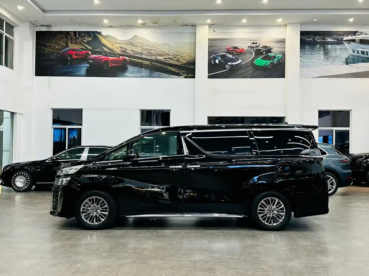 Toyota Vellfire 2022 2021 Crown Hybrid 2.5L HV Supreme Edition
