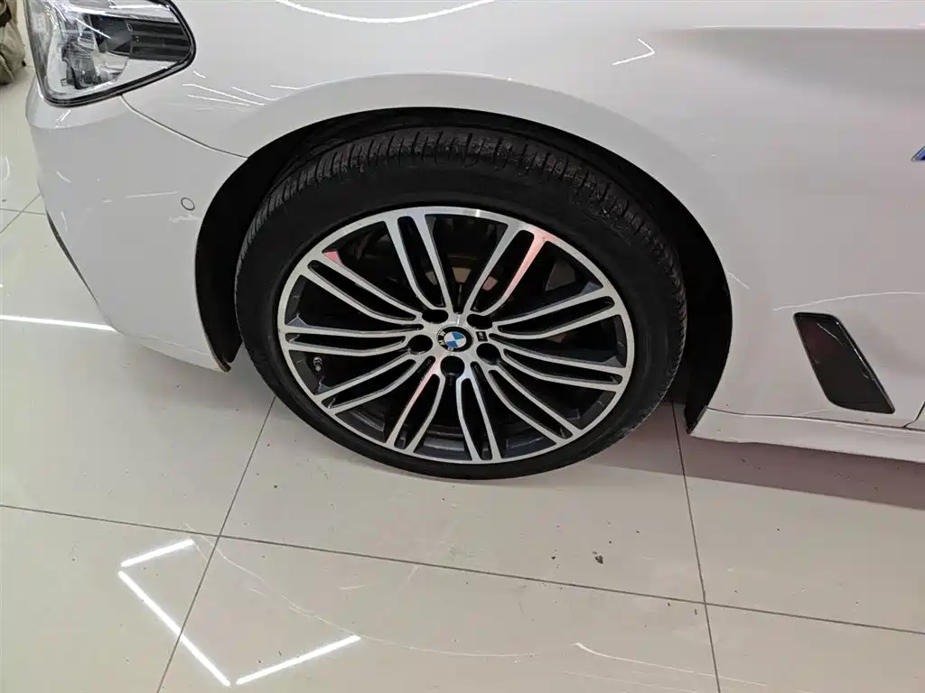 BMW 5 Series 2018 Facelift 530Li Exclusive M Sport Package фото 23