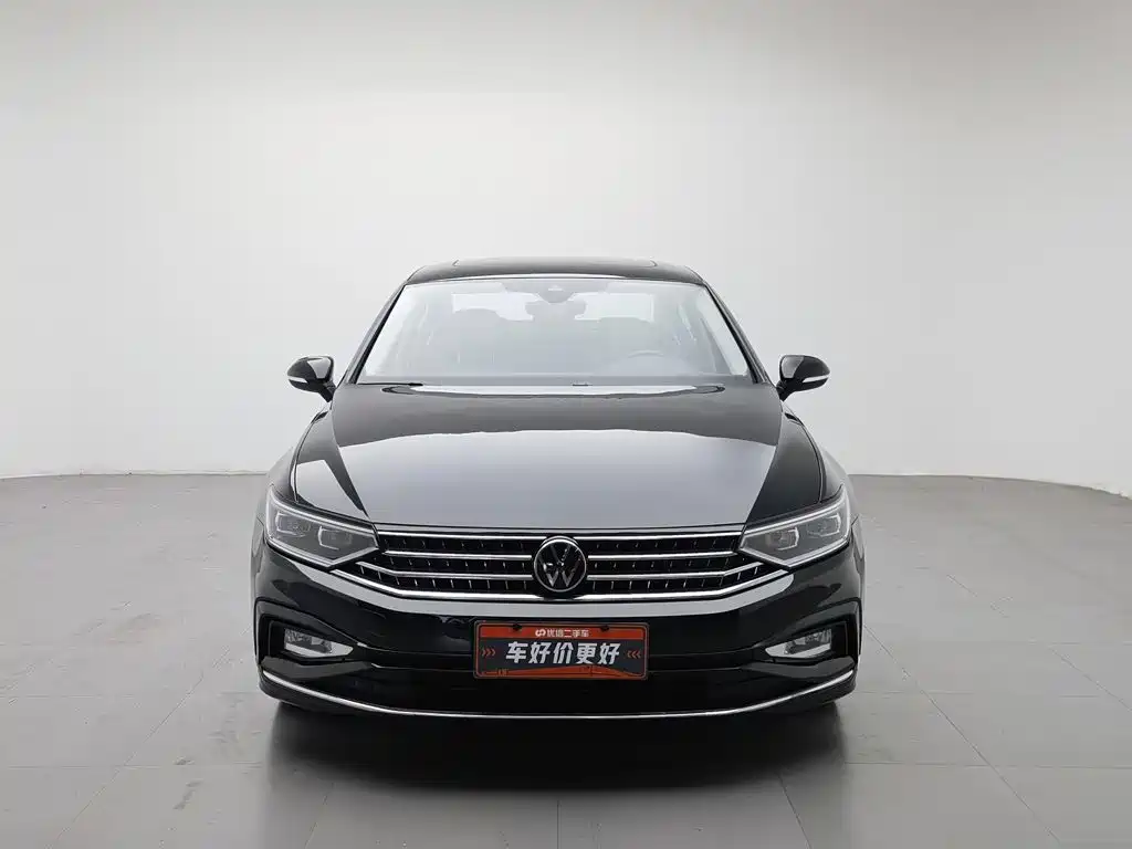 Photo 3 - Volkswagen Magotan