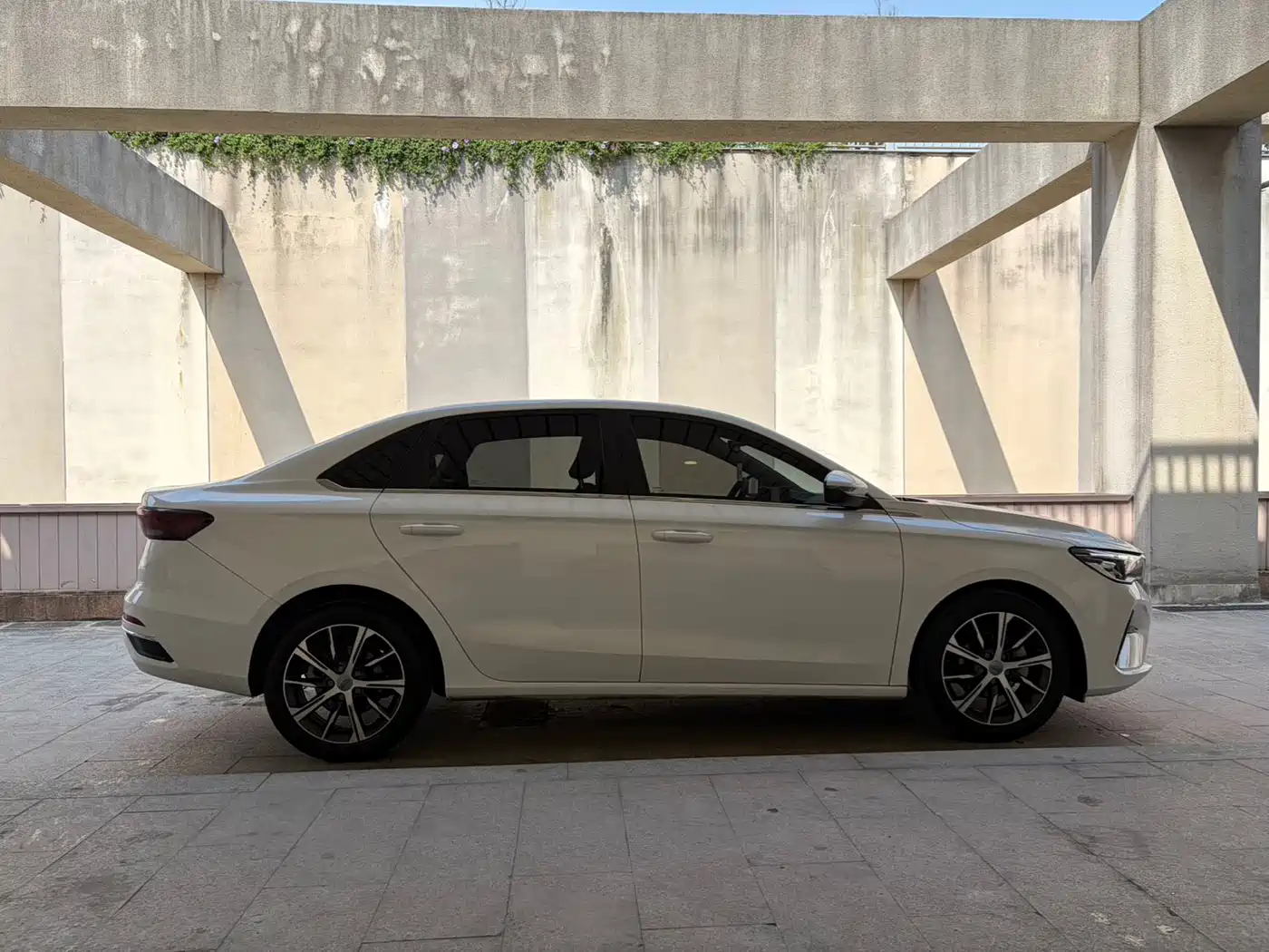 GEELY AUTOMOBILE EMGRAND