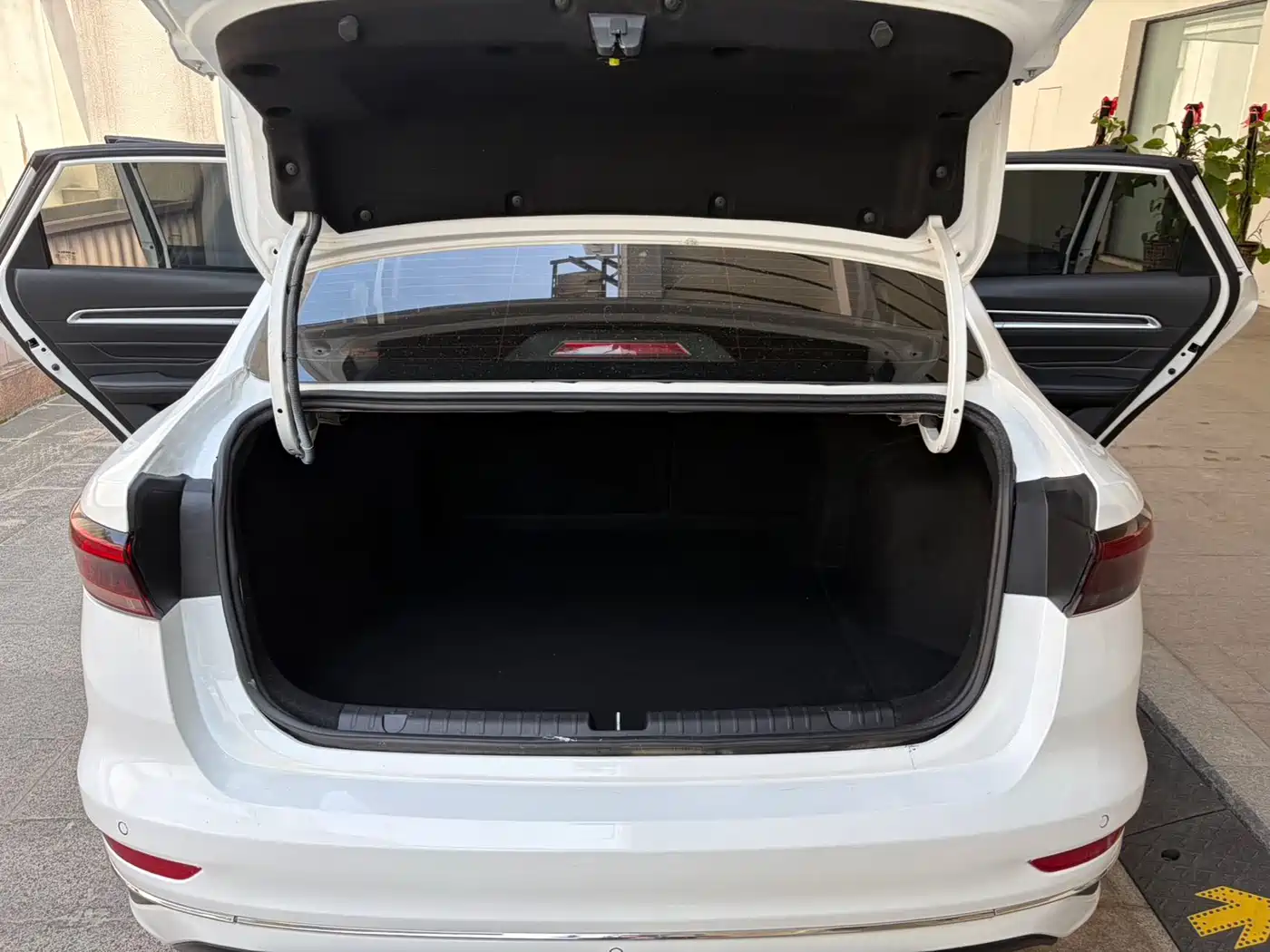 GEELY AUTOMOBILE EMGRAND