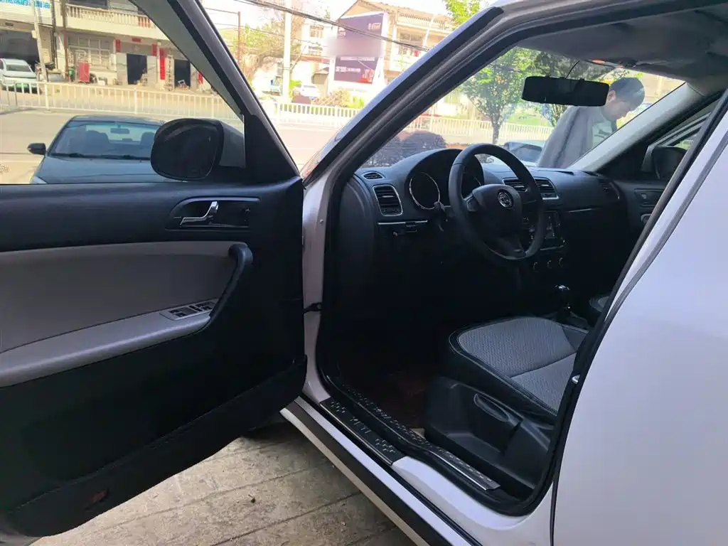 Škoda Yeti 2016 1.4TSI DSG Forward Edition фото 12