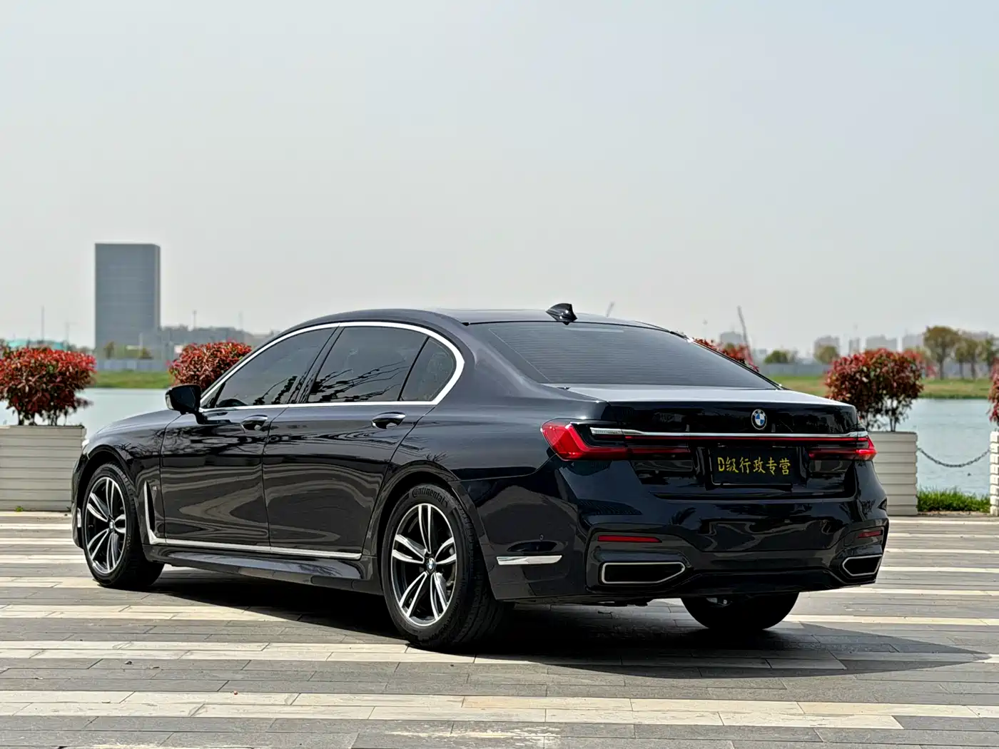 BMW 7 Series 2019 730Li M Sport Package фото 18