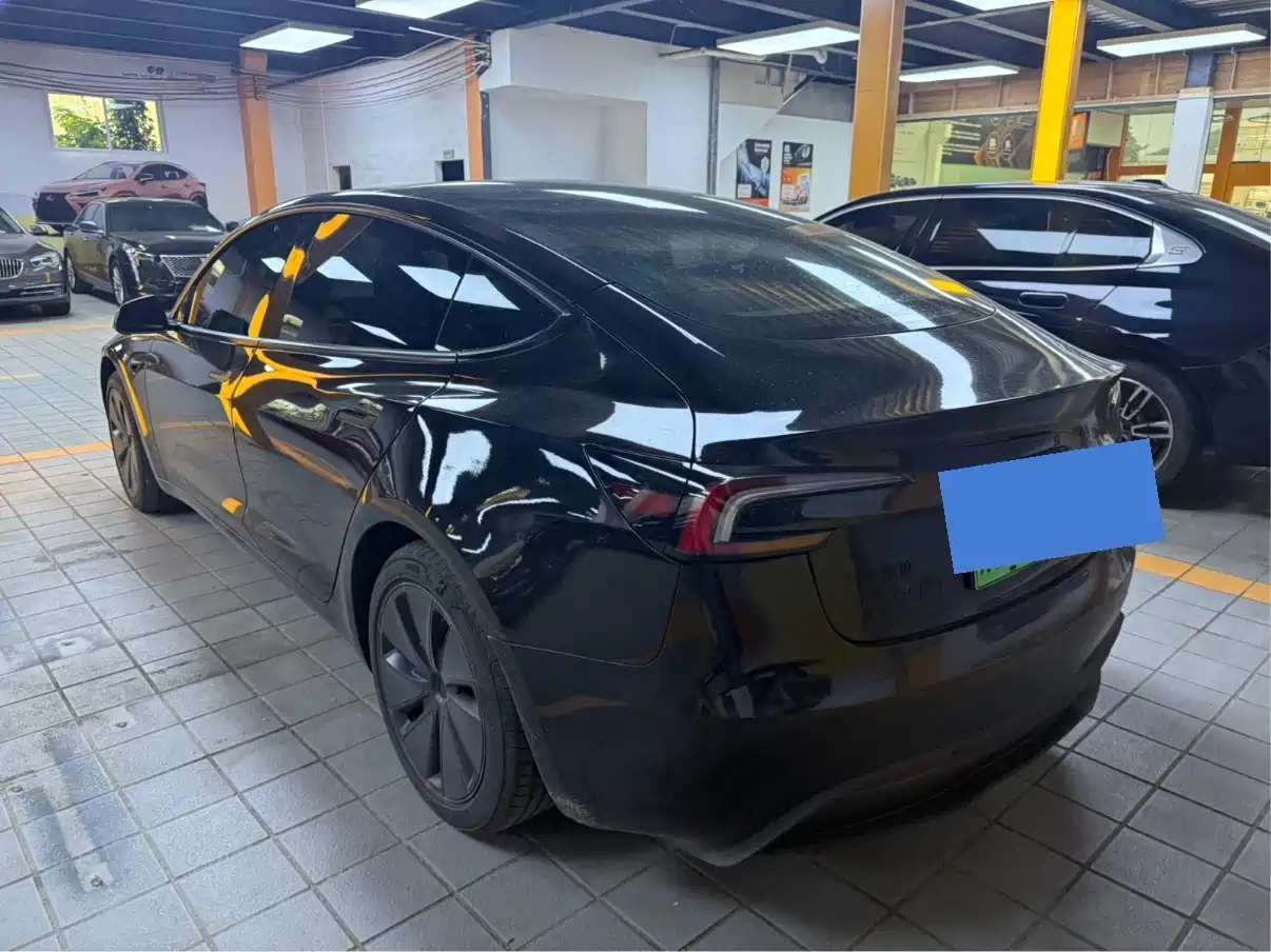 Tesla Model 3 2026 2025 Model Year Facelift Rear-Wheel Drive