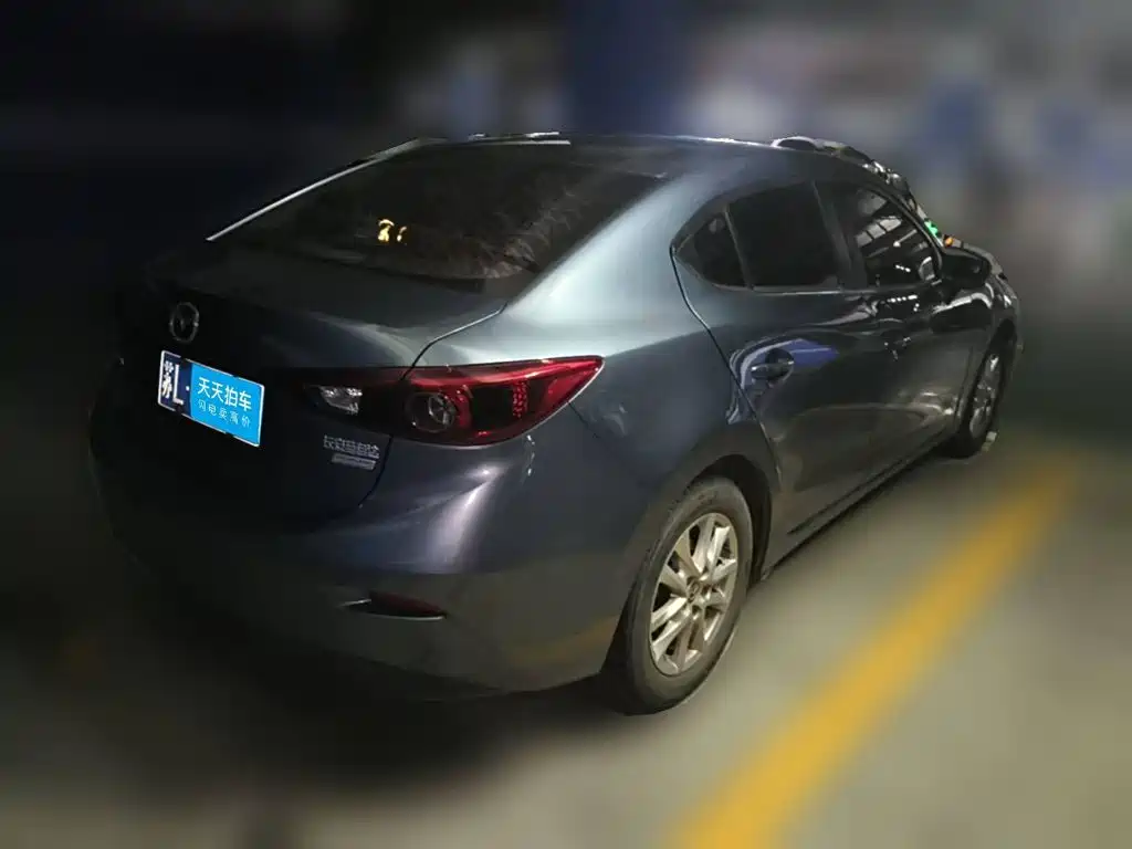 Фото 2 - Mazda Mazda 3