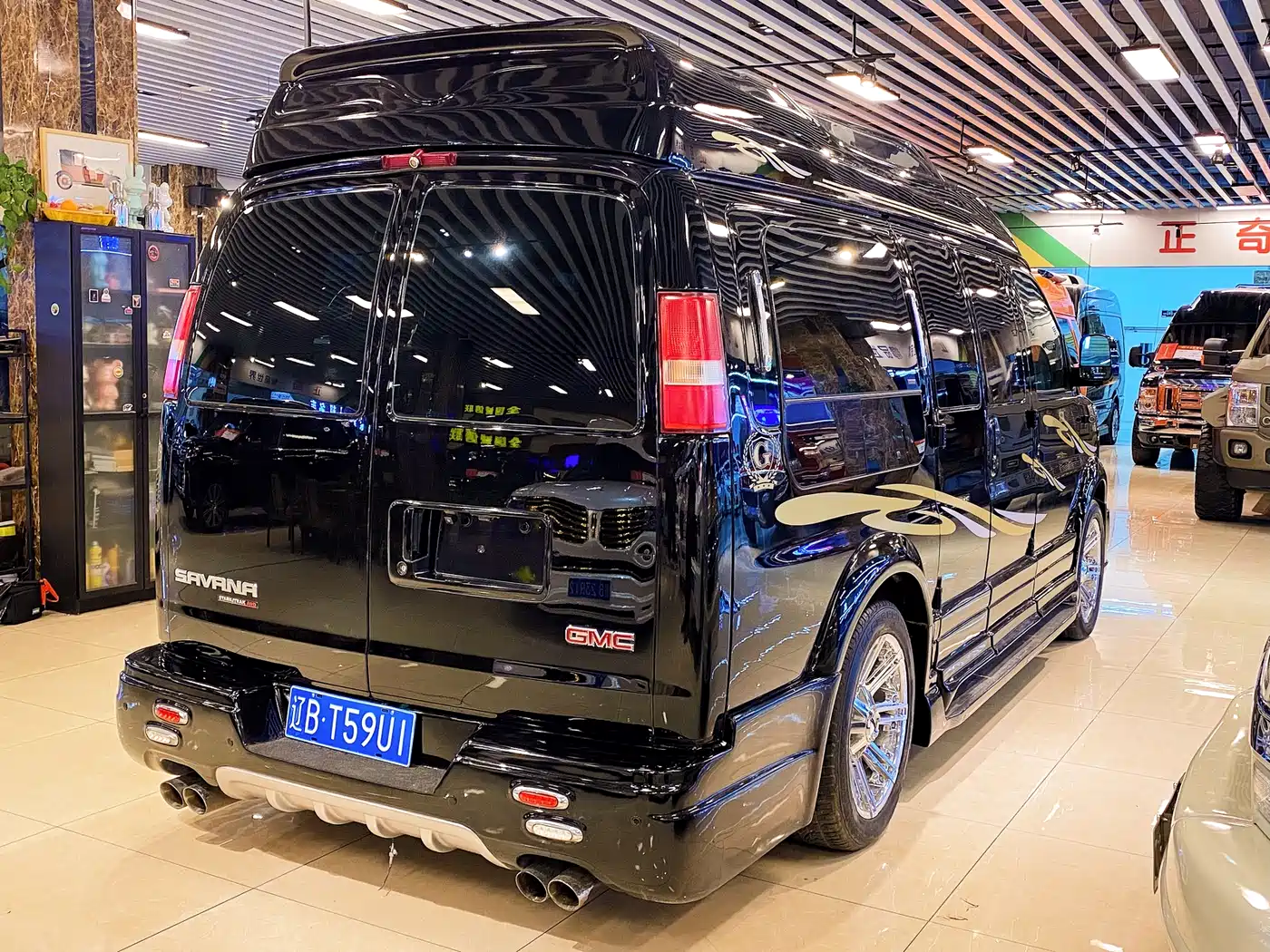 GMC Savana 2016 5.3L G550S 4WD Prestige Edition фото 6
