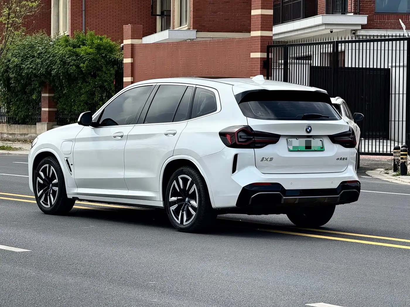 BMW IX3