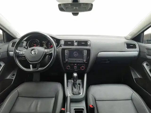 Volkswagen Sagitar 2018 1.6L Automatic Comfort — фото 5