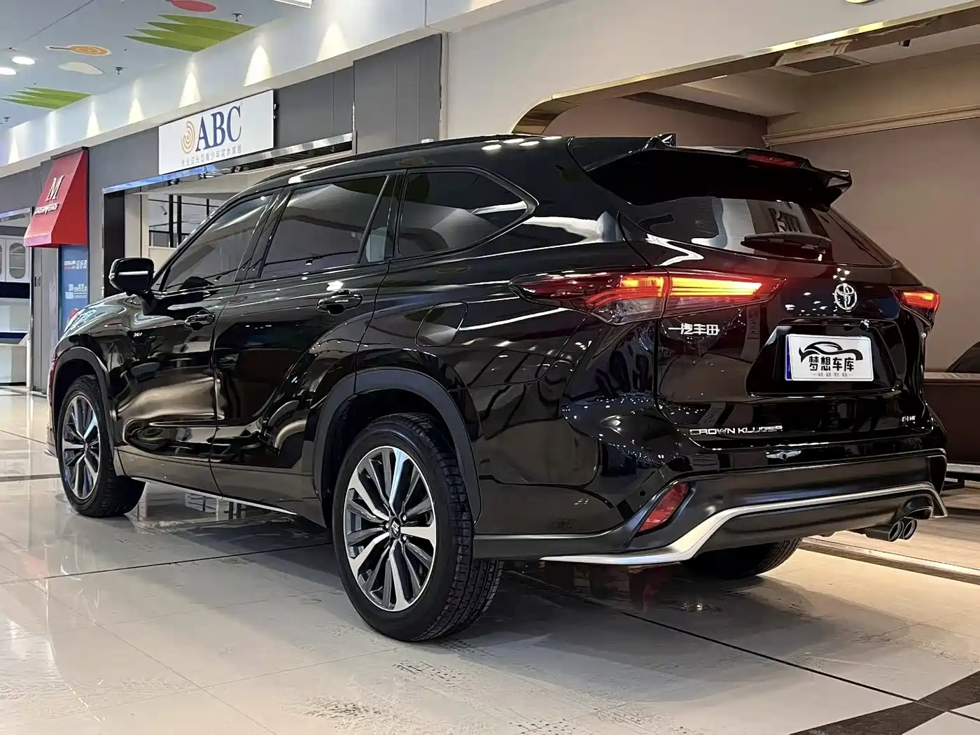 Toyota Crown Kluger 2024 2.5L HEV 4WD Luxury Edition фото 7