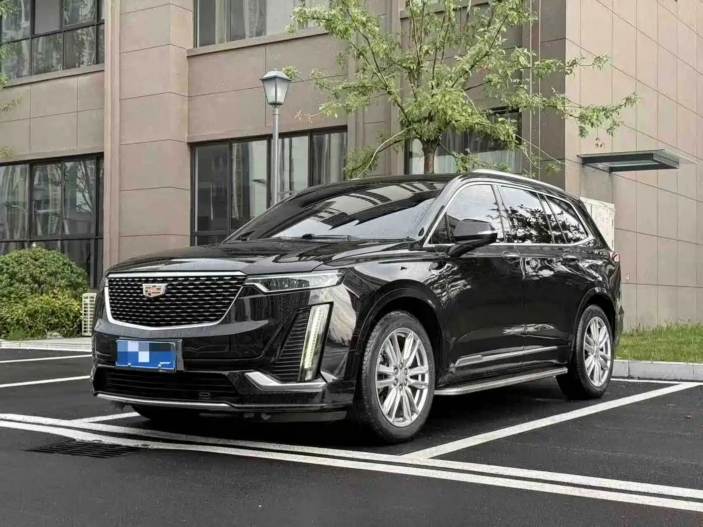 Фото 1 - Cadillac XT6
