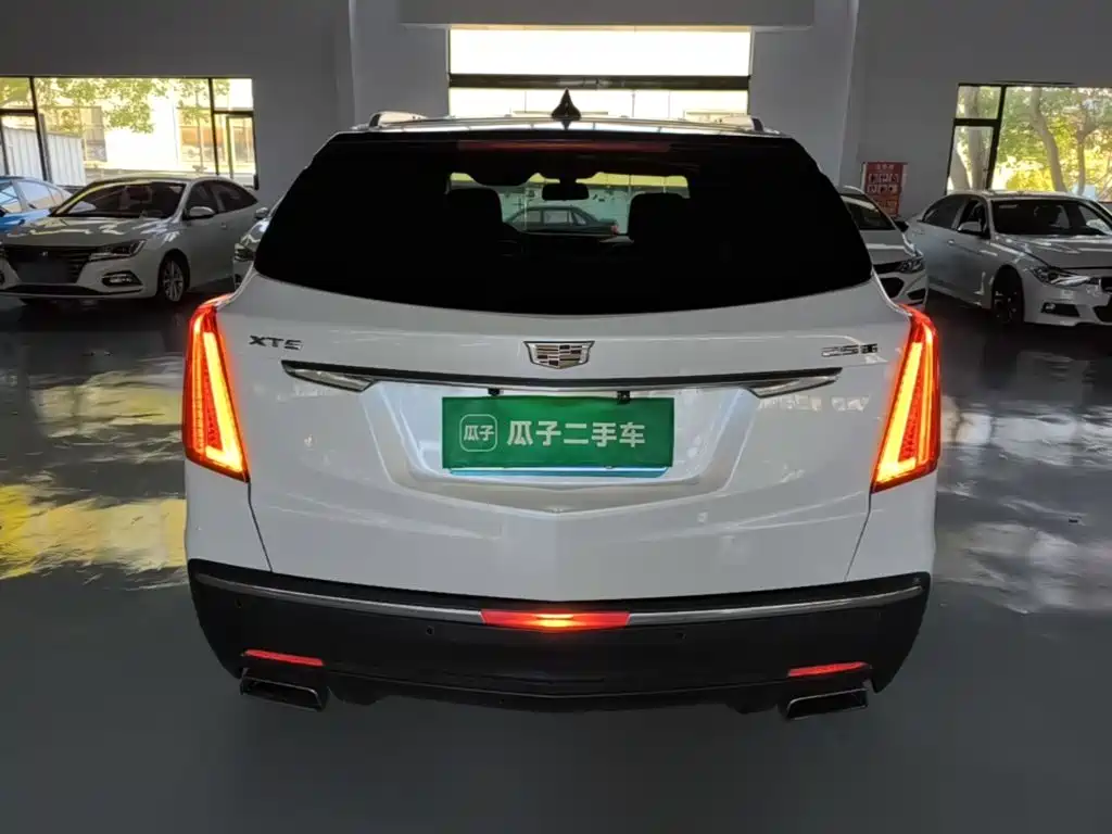 Cadillac XT5 2017 2016 25T Luxury Model