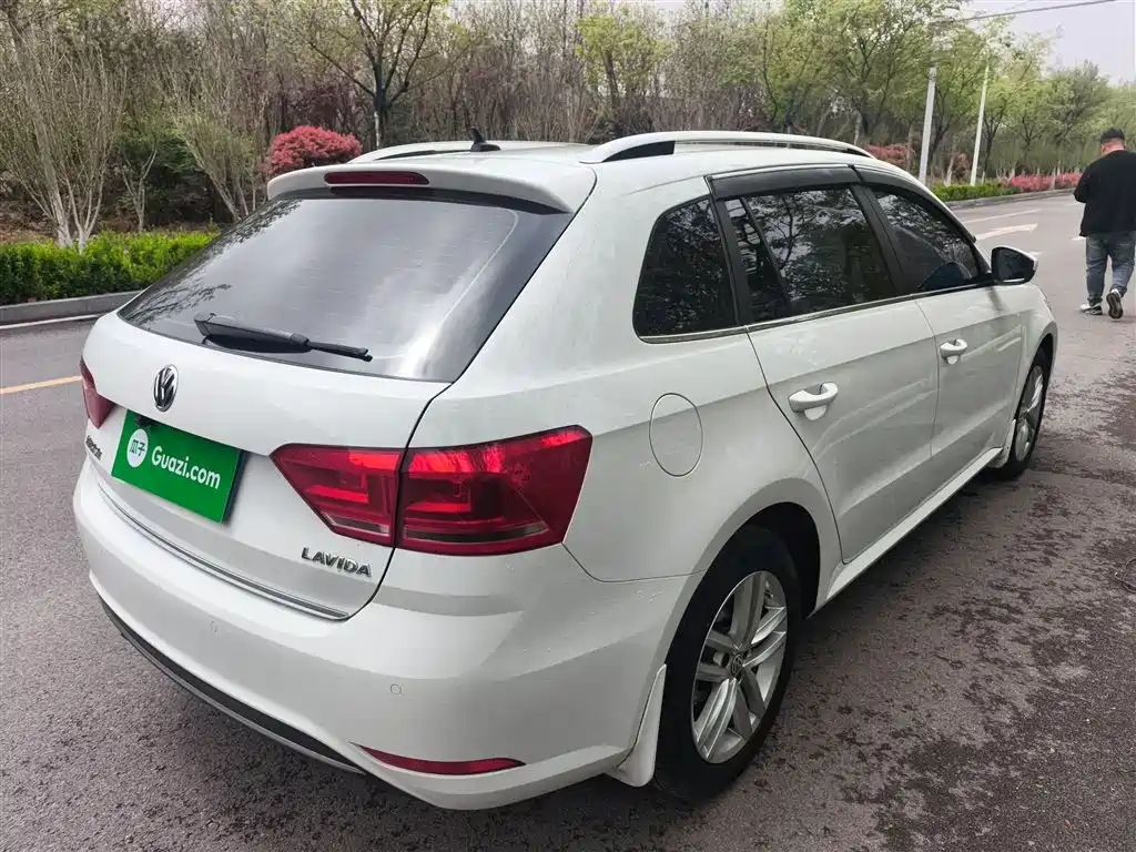 Volkswagen Lavida Tour 2017 230TSI DSG Comfort Edition фото 6