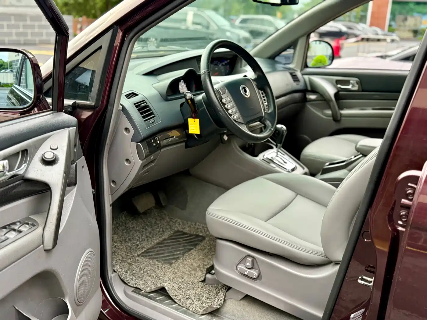 SsangYong Rodius 2014 2014 2.0T Diesel 2WD Luxury Navigation Edition