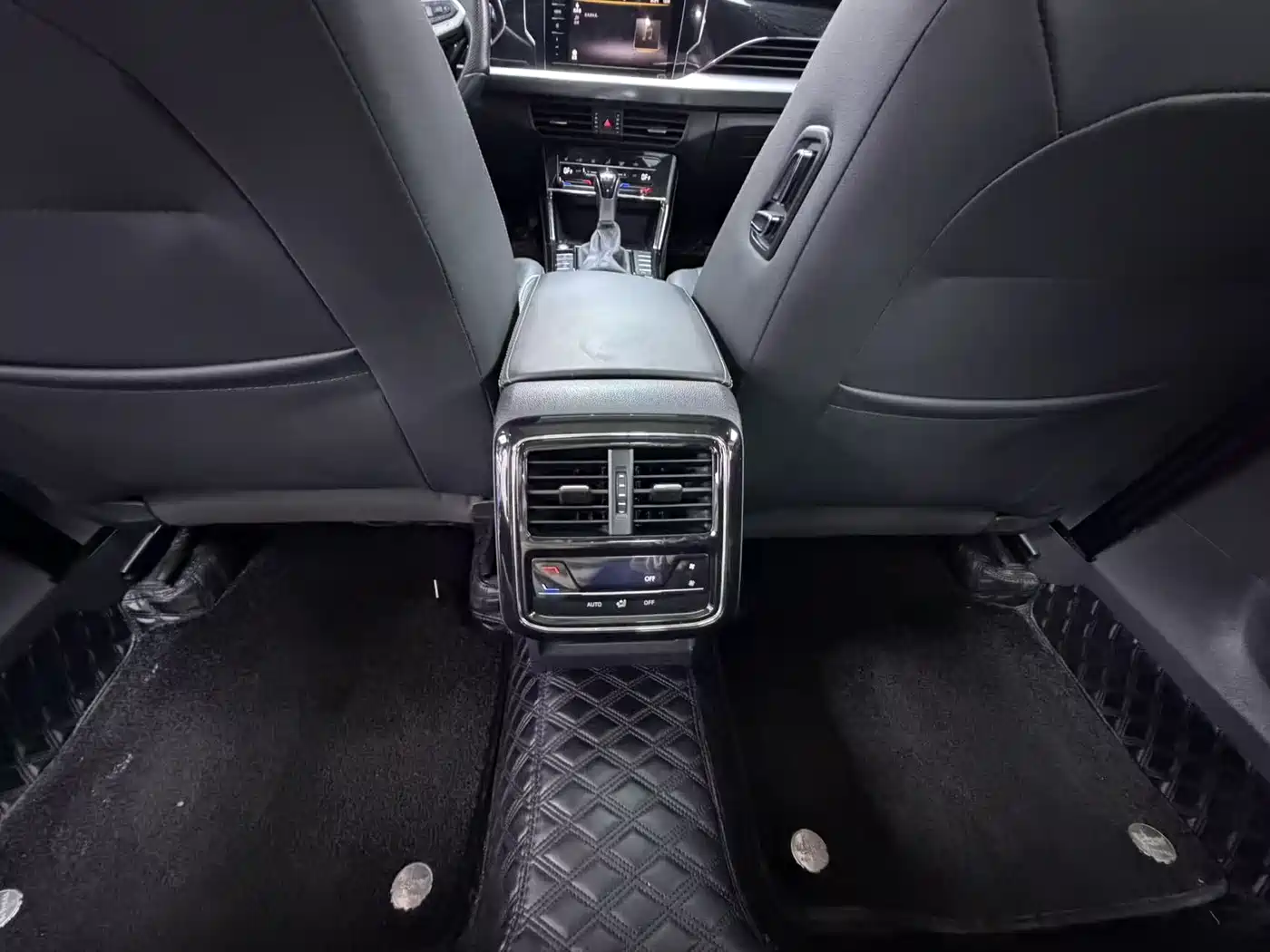 Volkswagen Passat 2023 330TSI Starlight Elite Edition фото 7