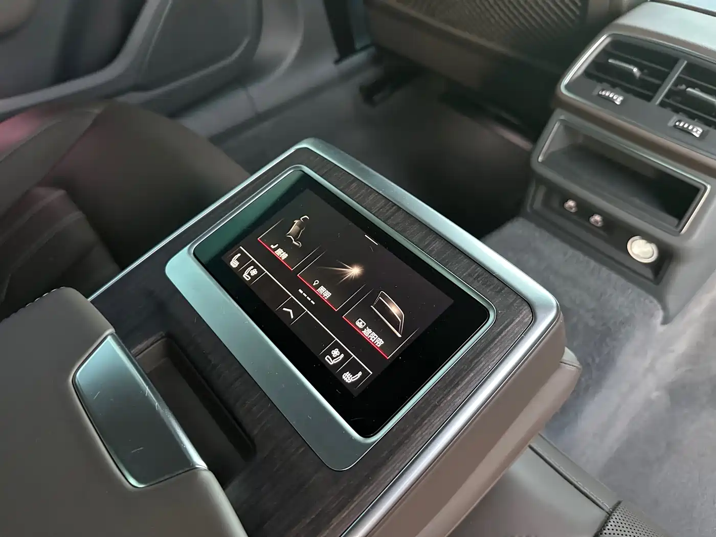 Audi A7L 2022 55 TFSI quattro S-line Horizon Edition Crystal Flow Package фото 9