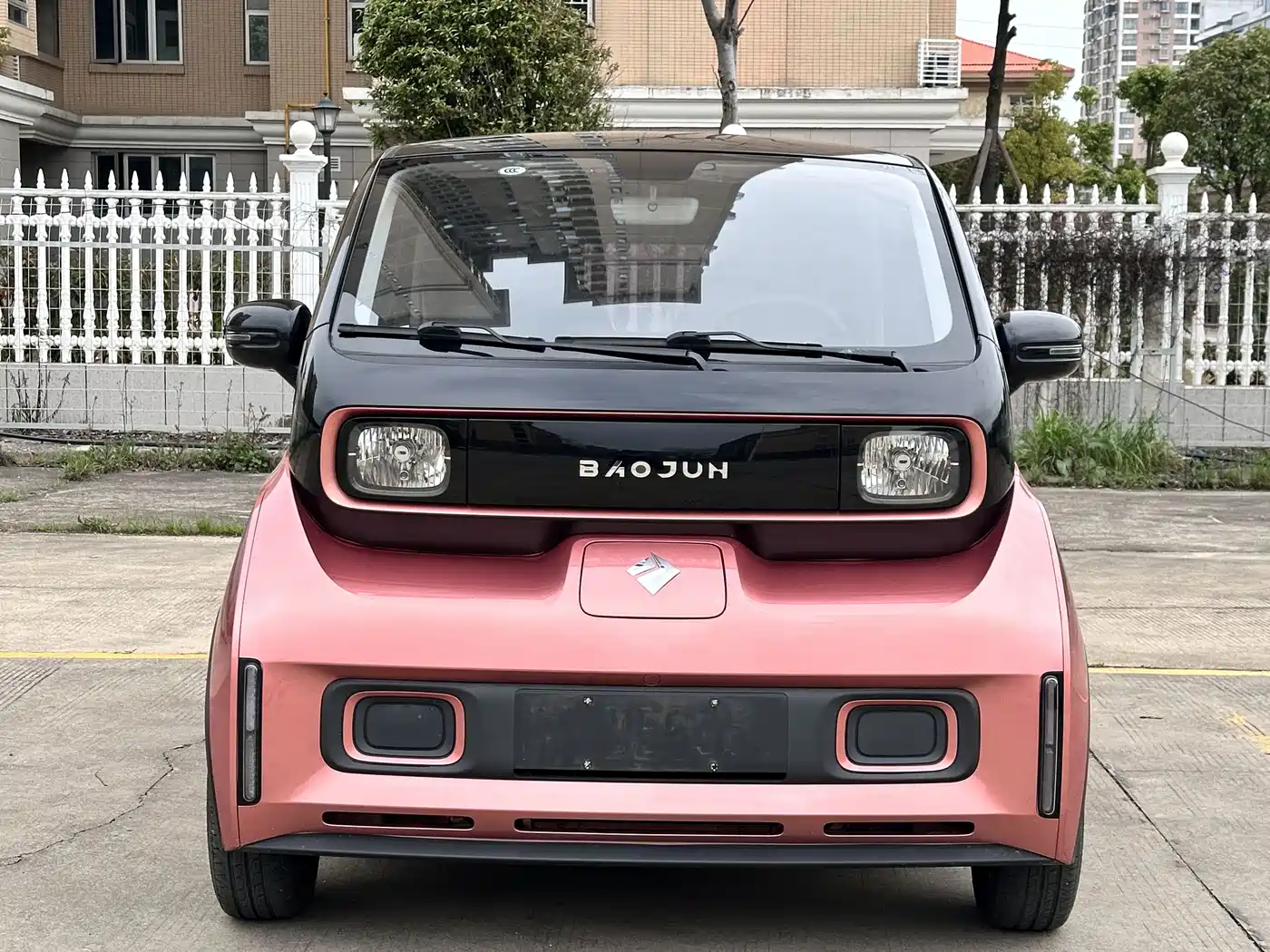 BAOJUN E300