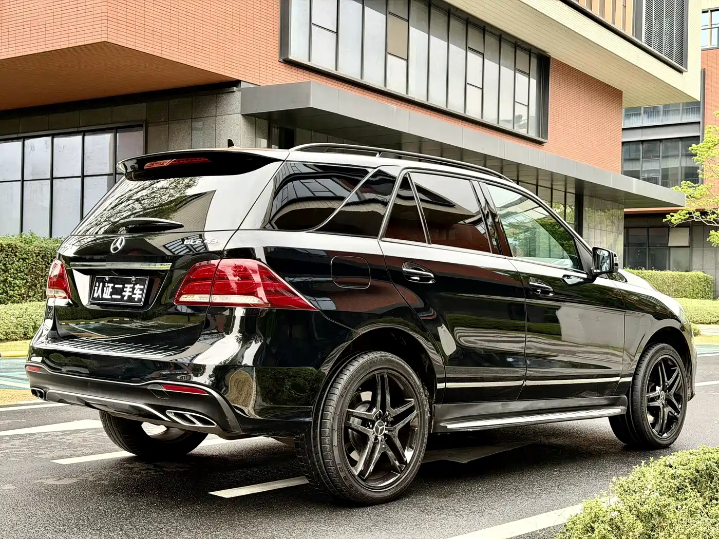Mercedes-Benz GLE AMG 2017 AMG GLE 43 4MATIC фото 16